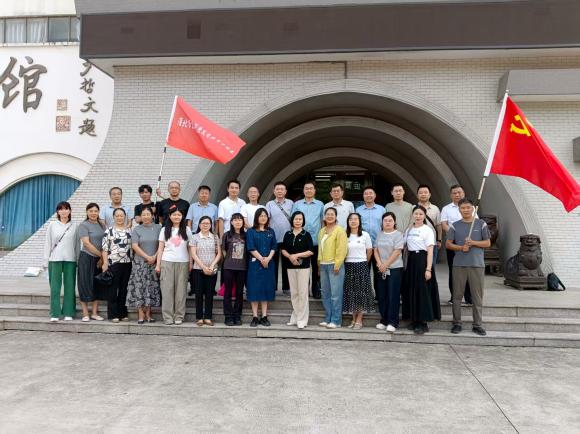 市公共资源交易监管局组织参观庆祝淮北党组织成立100周年主题展